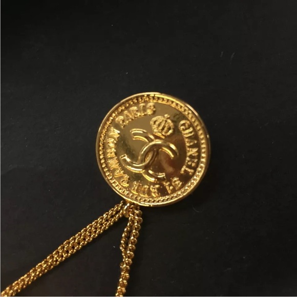 CHANEL CC Logo Matelasse Chain Bag Gold Tone Brooch - Picture 4 of 8